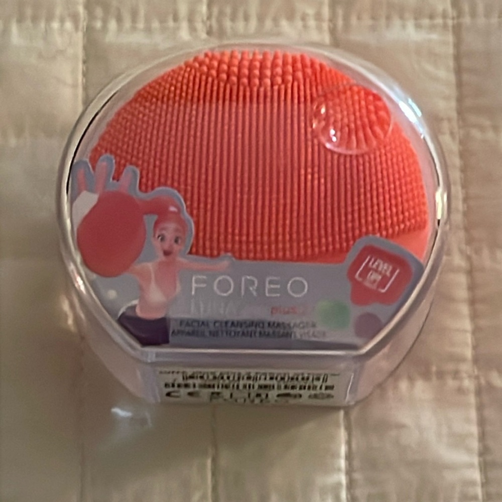 NEW Foreo Luna Play Plus 2 Facial Cleansing Massager